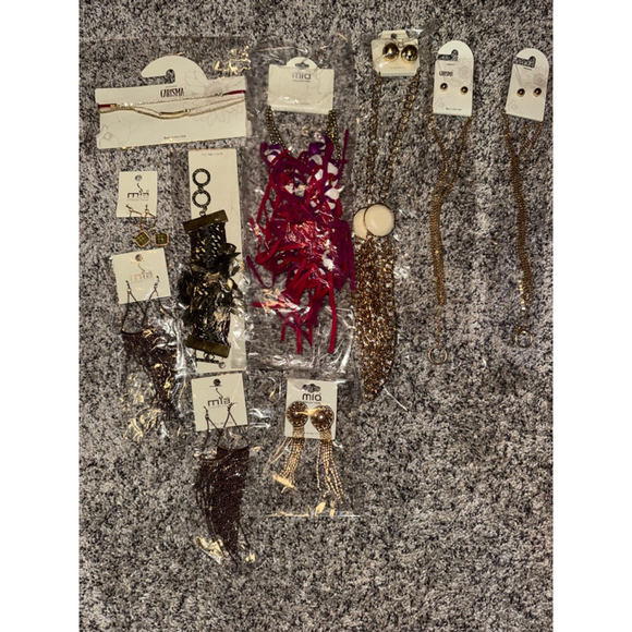MIA Jewelry - Huge 10 piece bundle of Women's MIA and Carisma Jewelry Gold and Brown​